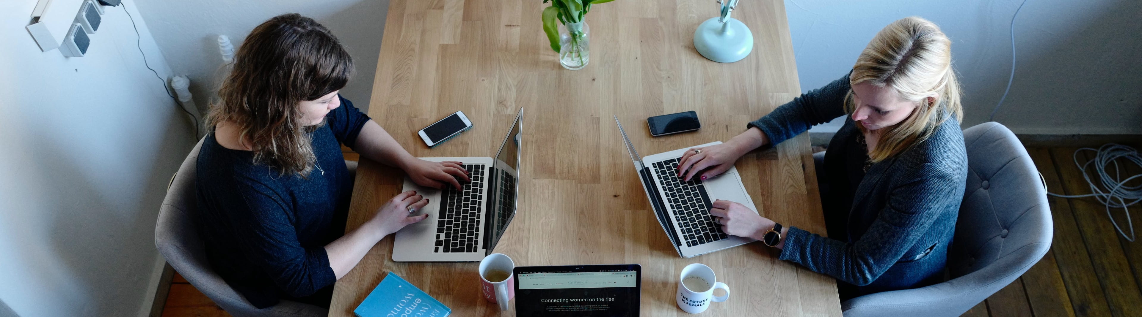 BANNER - Photo 1 - Cowomen