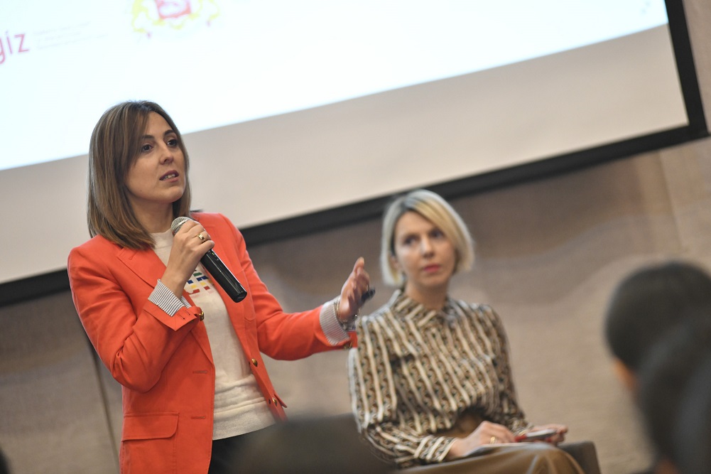 Image 2 Hybrid Working Image 2 Hybrid Working