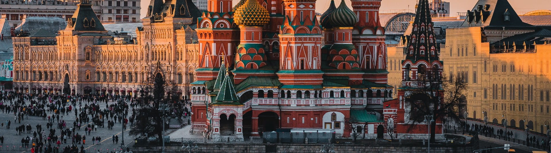 BANNER - Tech Workers Flee Russia TOP 5 Trends From The World Of Work