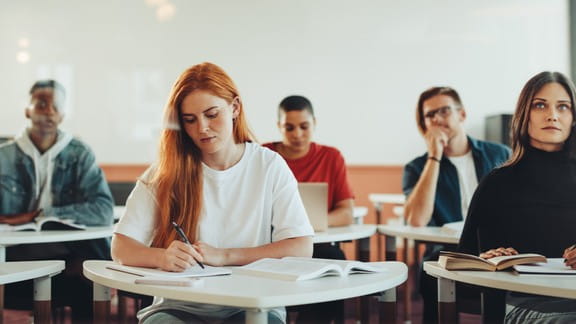 University graduates do not immediately find a job after graduation.