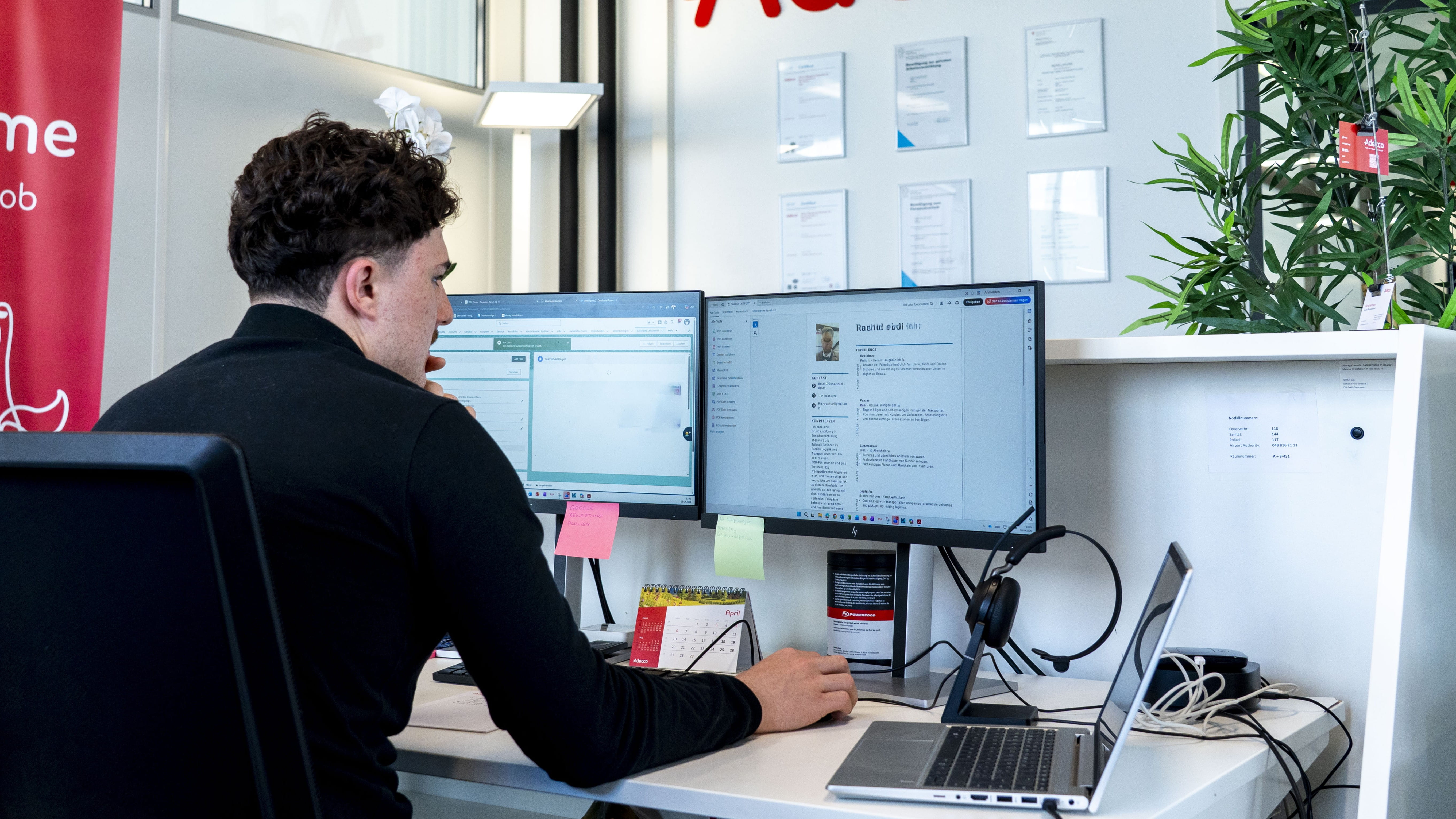 Recruiter combines digital tools and personal consulting to fill job vacancies.